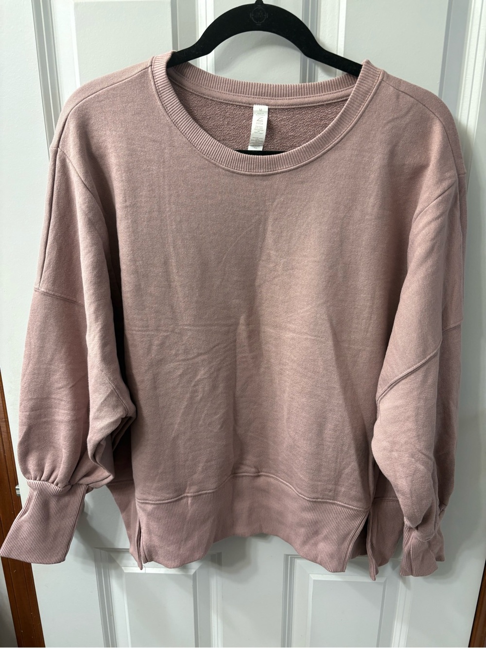 New without tags! Zella Women’s Dusty Rose Crewneck Sweatshirt